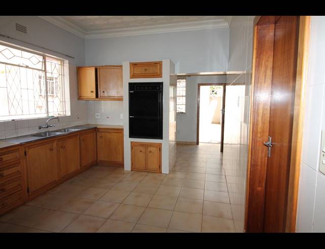3 BEDROOM HOUSE TO LET IN KENSINGTON